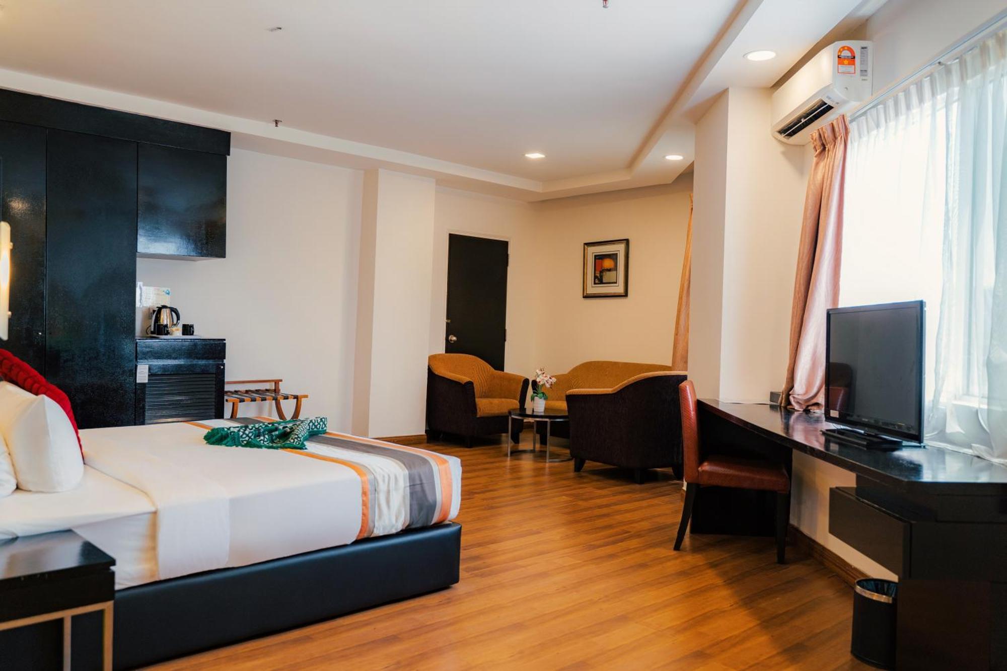Junior Suite,1552073830:JPEG